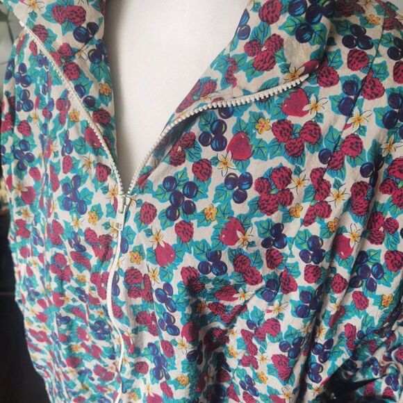 Rare Vintage BERRY Print 80s 90s Nylon Windbreaker Cottagecore Kawaii Starwberry - Picture 2 of 4